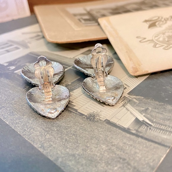 Lg Vintage Silver Tone Raindrop Textured Statement Clip on Earrings - Picture 15 of 15